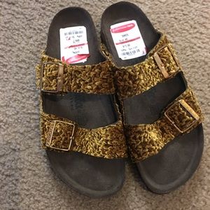 Women’s Gold new Birkenstocks Sz 40 hold til 9/10